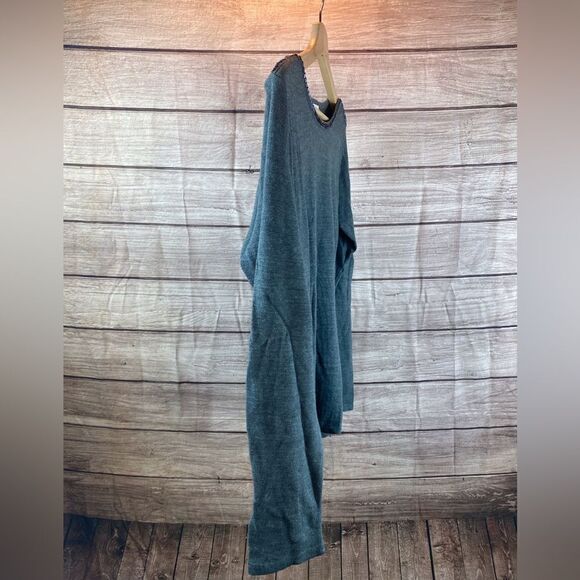 Ladies sized medium sweater by Liz Claiborne - Picture 4 of 7